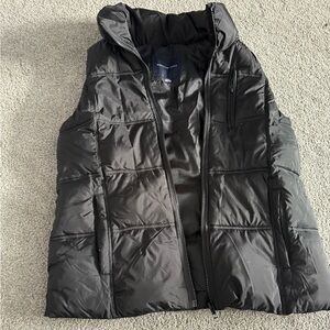 Women’s American Eagle Black Puffer Vest